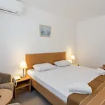 Hotel Neko 3*