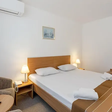 Hotel Neko 3*